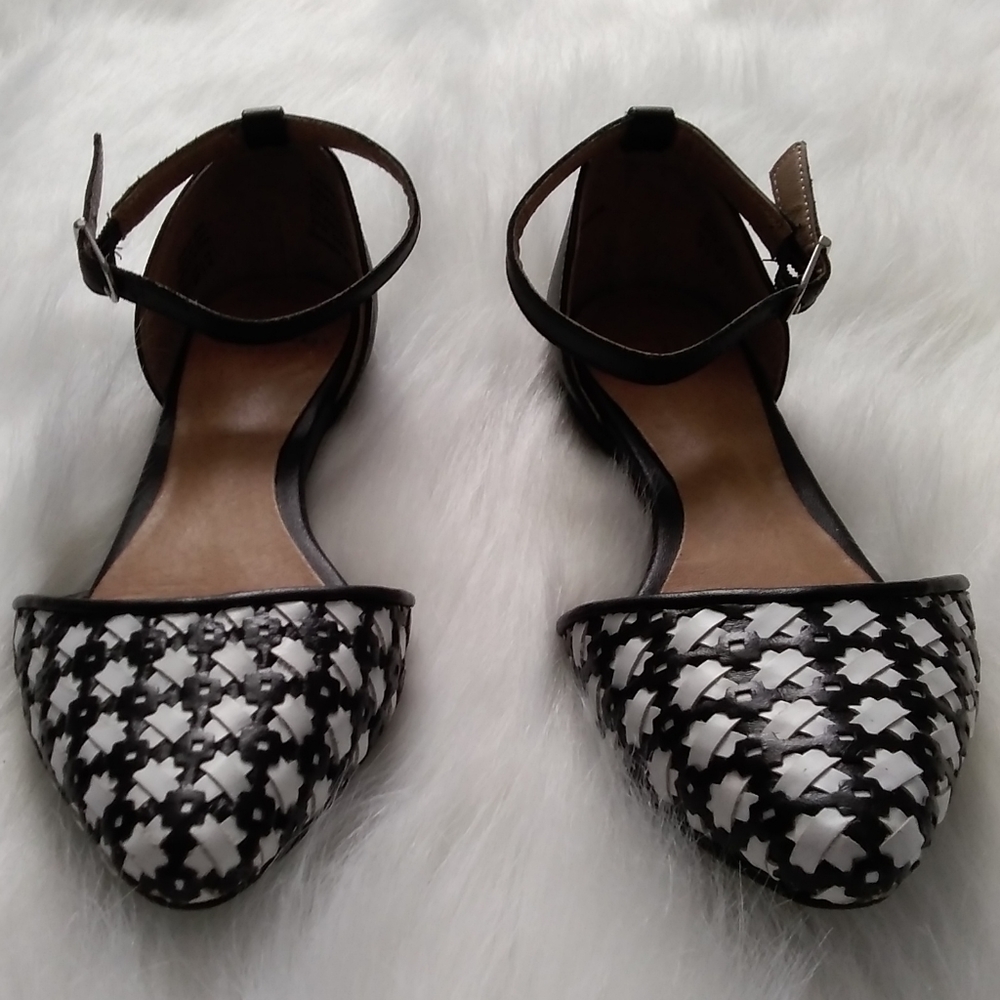 Shelley's London Chenawiel Flats - Picture 4 of 8